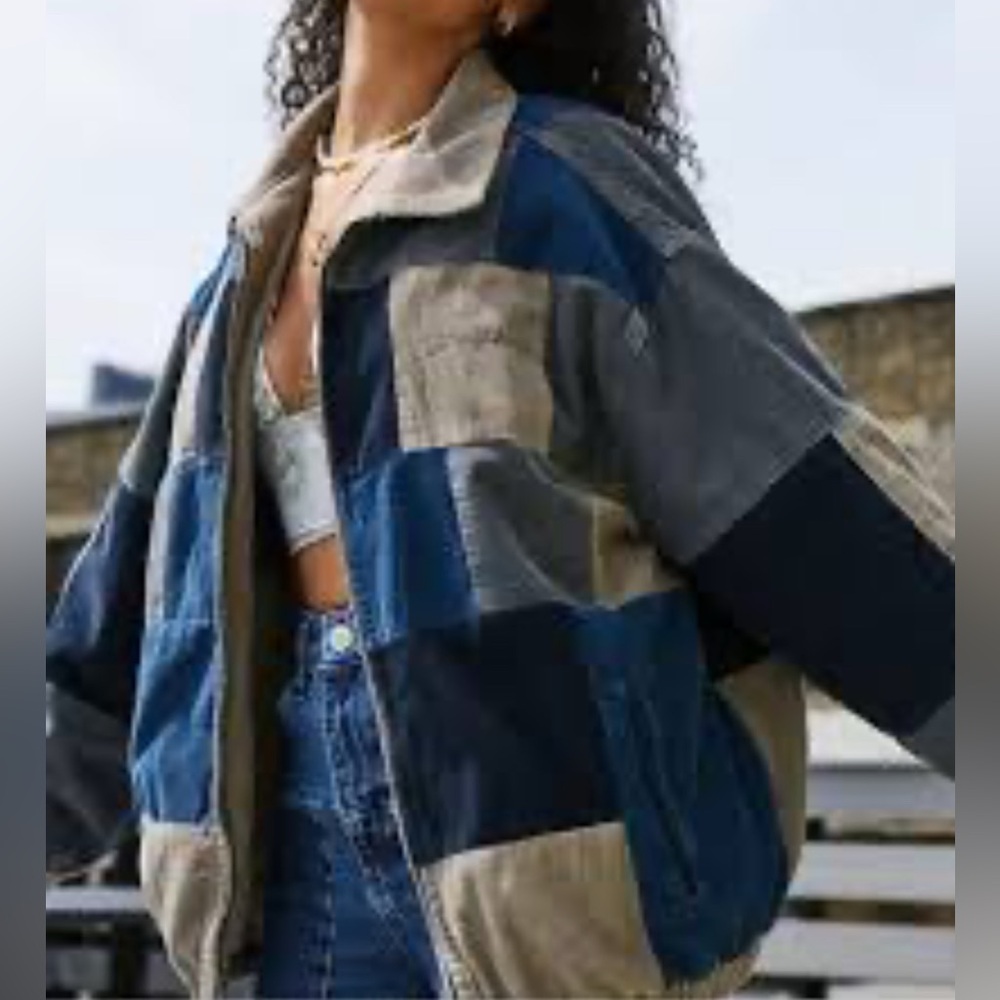 BDG URBAN OUTFITTERS 
Western Borg Jacket size Large